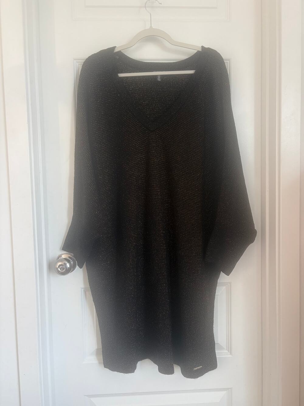 Ellen Tracy Black & Silver Metallic V-Neck Oversized Sweater Dress, size 3x